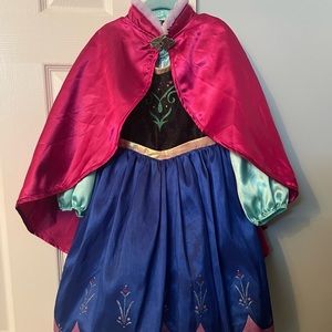 Anna Costume in perfect condition. Only used once. Size 4